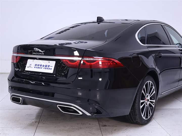 Фото 8 - Jaguar XF L