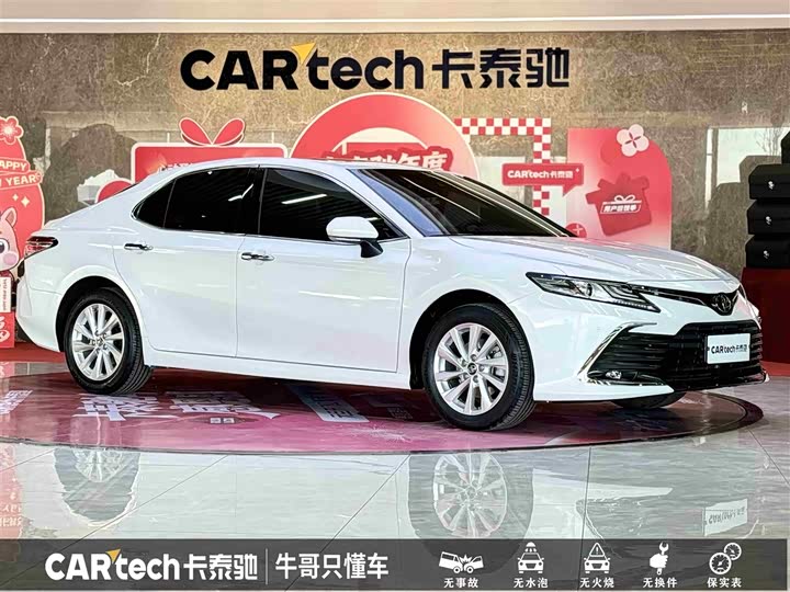 Фото 3 - Toyota Camry