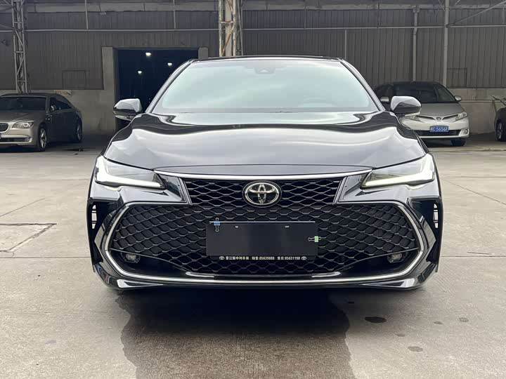 Фото 2 - Toyota Avalon
