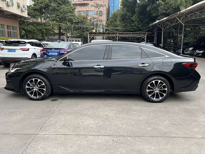 Фото 4 - Toyota Avalon