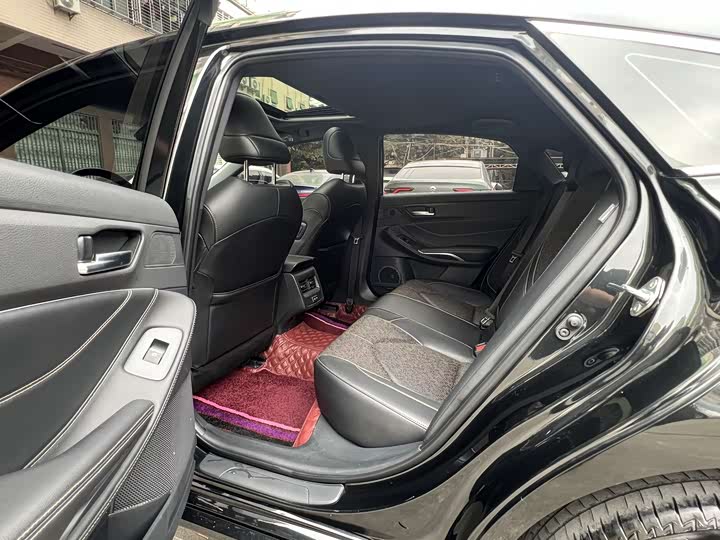 Фото 7 - Toyota Avalon