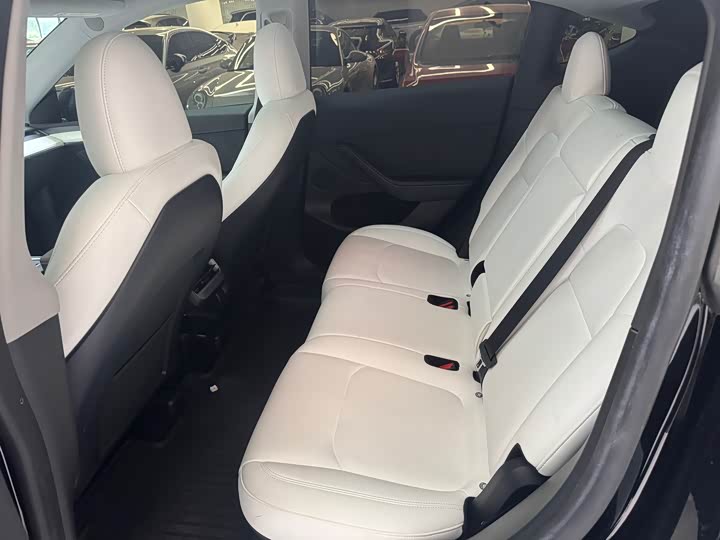 Фото 2 - Tesla Model Y