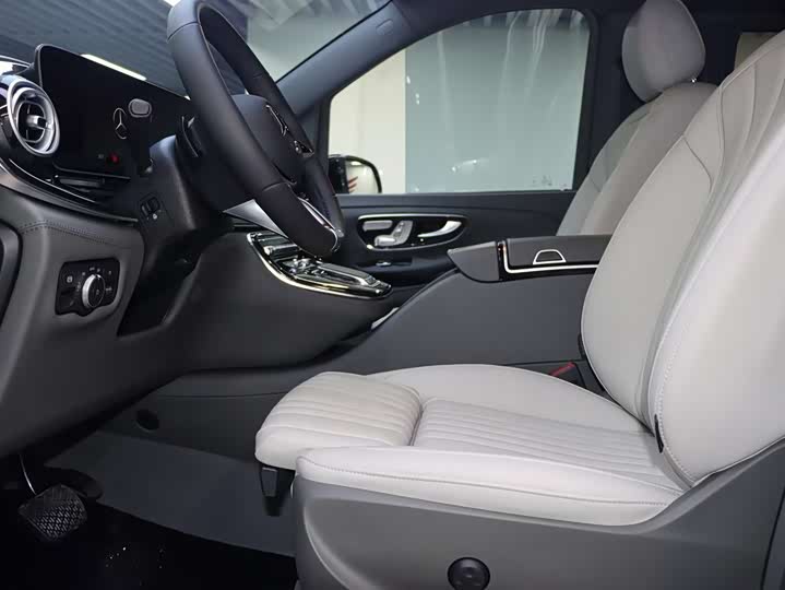 Фото 4 - Mercedes-Benz V-Class