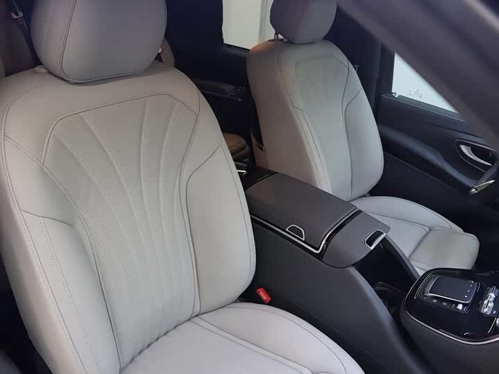 Фото 9 - Mercedes-Benz V-Class