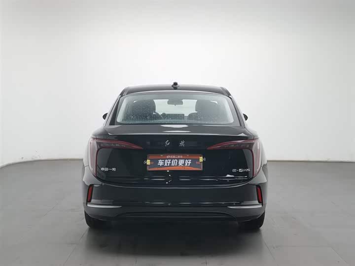 Фото 4 - Hongqi E-QM5