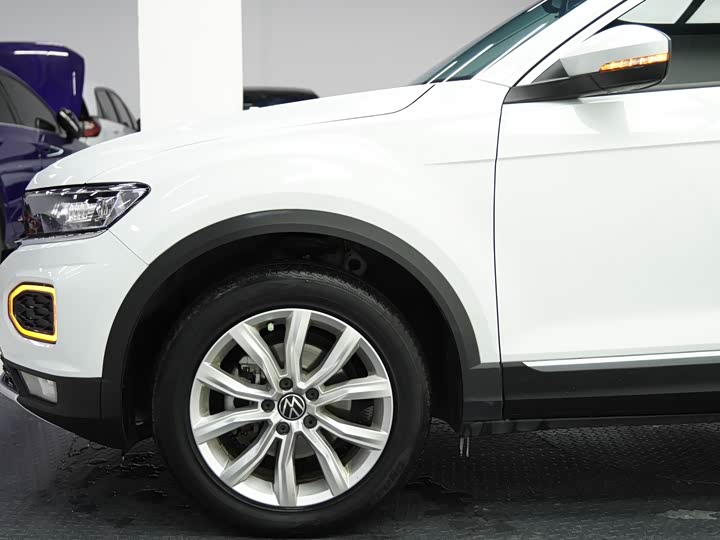 Фото 8 - Volkswagen T-Roc