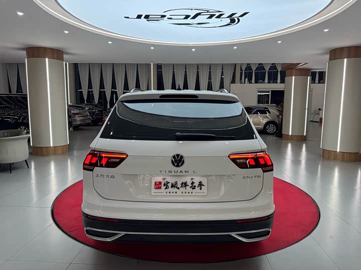 Фото 6 - Volkswagen Tiguan L Pro