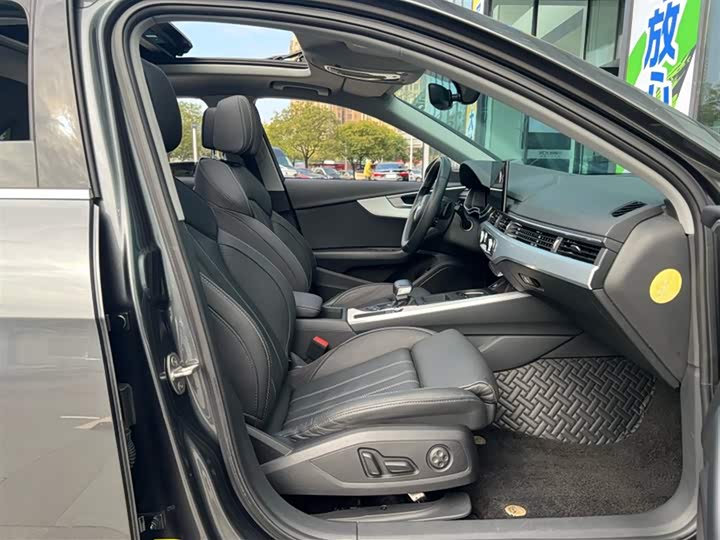 Фото 5 - Audi A4L