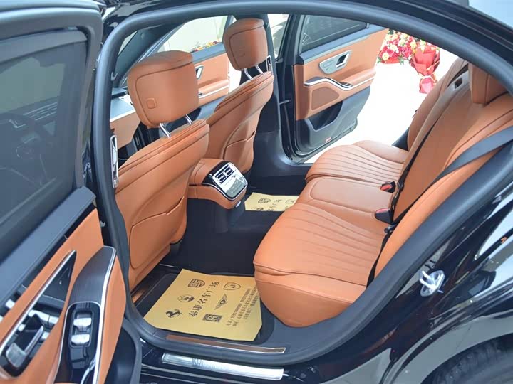Фото 5 - Mercedes-Benz S-Class