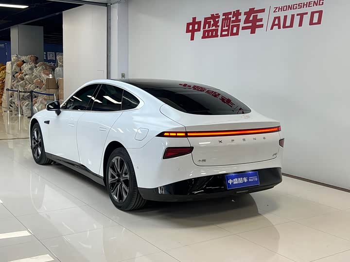 Фото 6 - XPeng P7