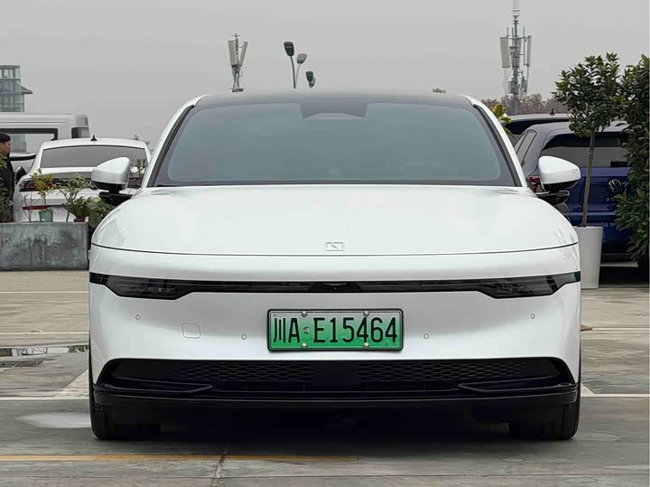 Фото 2 - Zeekr 007