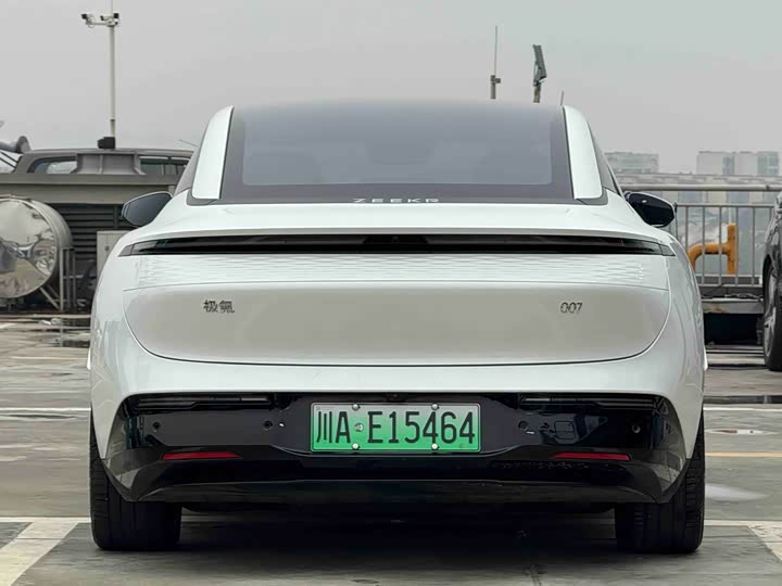Фото 4 - Zeekr 007