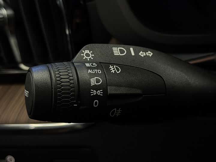 Фото 6 - Volvo XC60