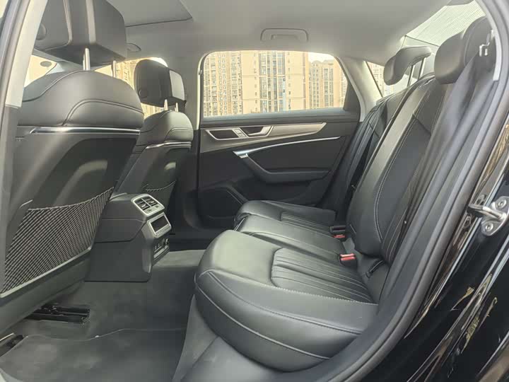 Фото 6 - Audi A6L