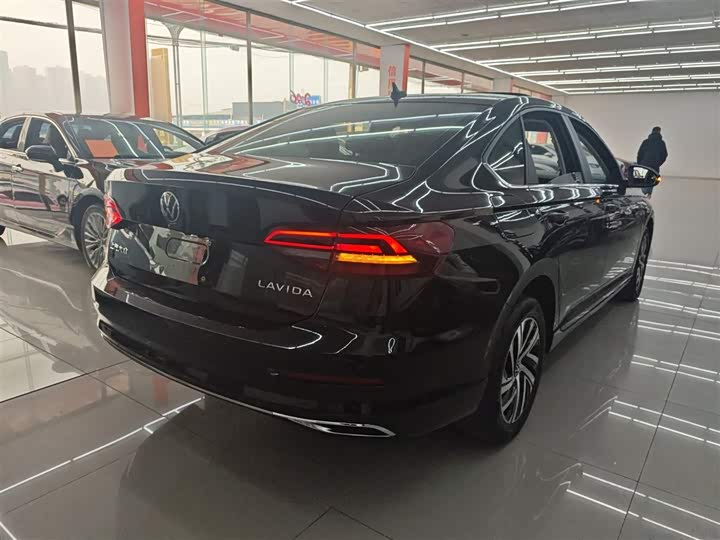 Фото 7 - Volkswagen Lavida