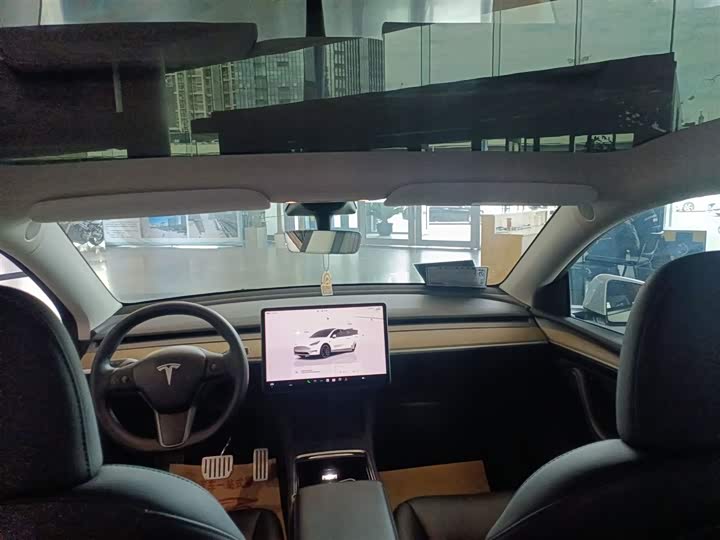 Фото 8 - Tesla Model Y