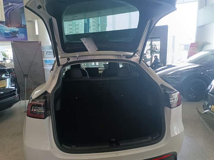 Фото 9 - Tesla Model Y