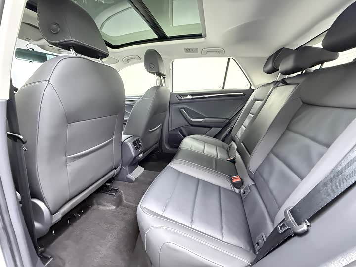 Фото 7 - Volkswagen T-Roc