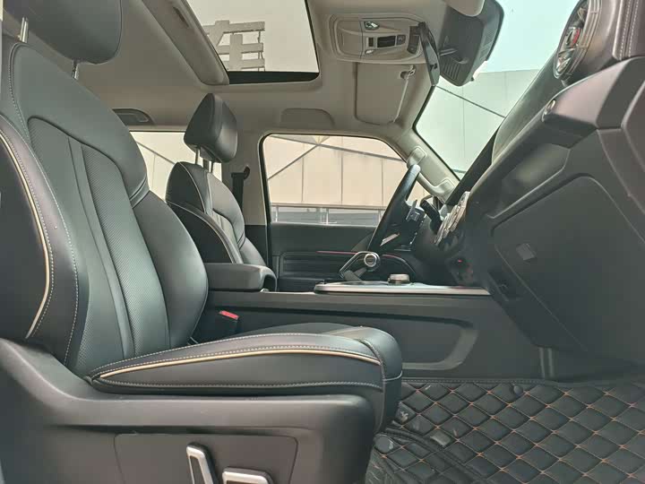 Фото 7 - Tank 300