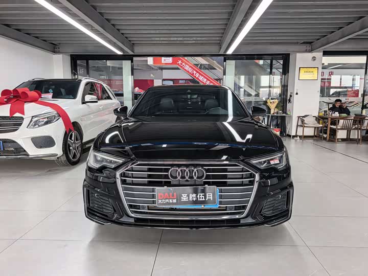 Фото 2 - Audi A6L