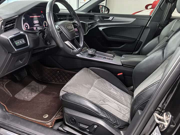 Фото 4 - Audi A6L