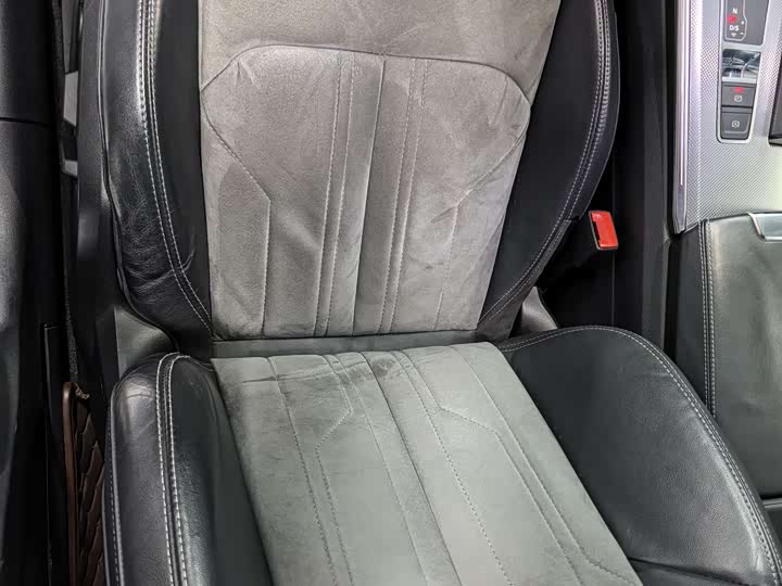 Фото 8 - Audi A6L