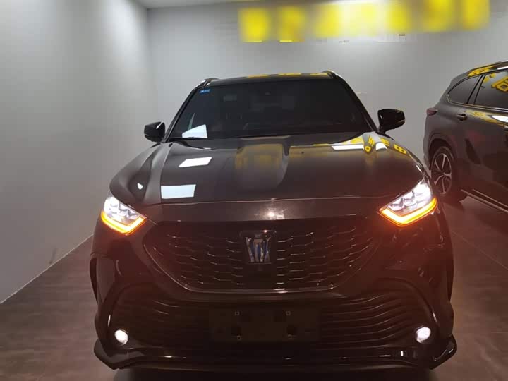 Фото 3 - Toyota Crown Kluger