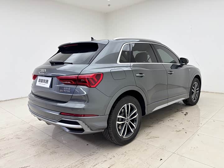 Фото 4 - Audi Q3