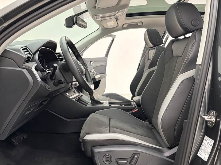 Фото 7 - Audi Q3