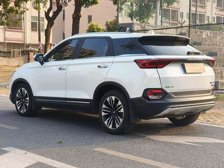 Фото 4 - Bestune T77