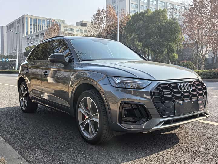 Фото 3 - Audi Q5L