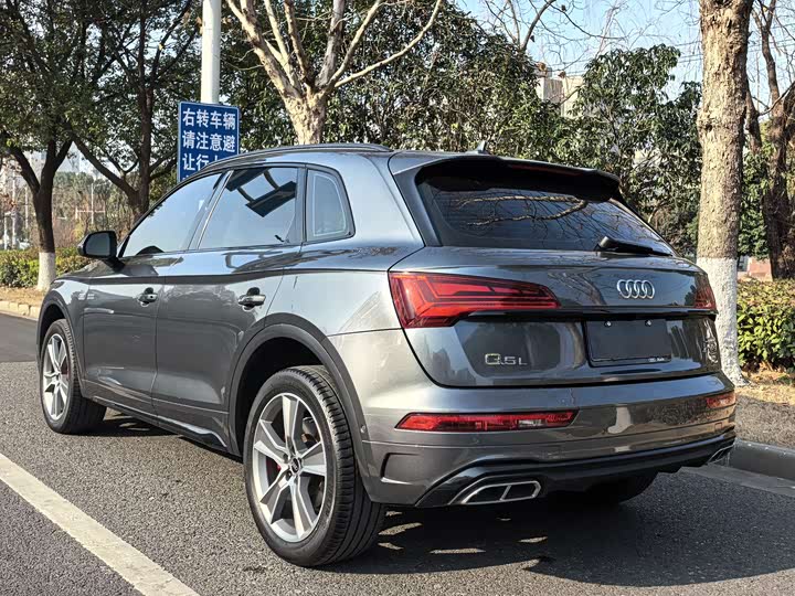 Фото 4 - Audi Q5L