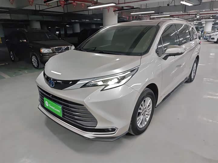Фото 2 - Toyota Sienna