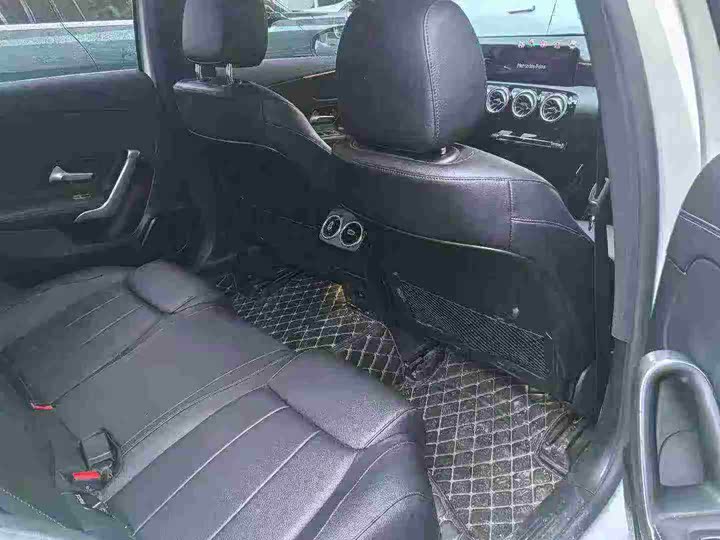 Фото 5 - Mercedes-Benz A-Class