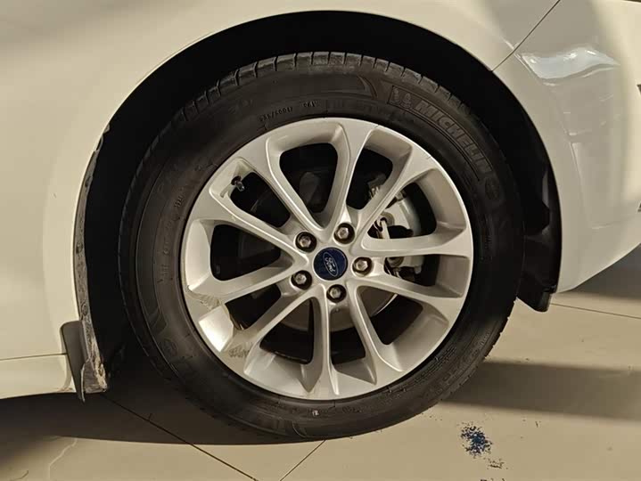 Фото 6 - Ford Mondeo