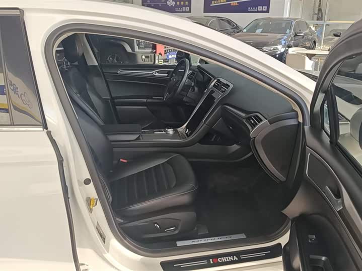 Фото 8 - Ford Mondeo