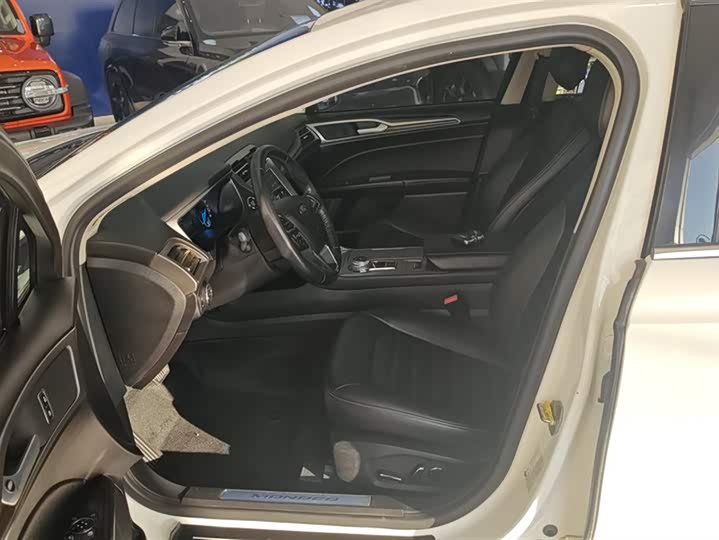 Фото 9 - Ford Mondeo