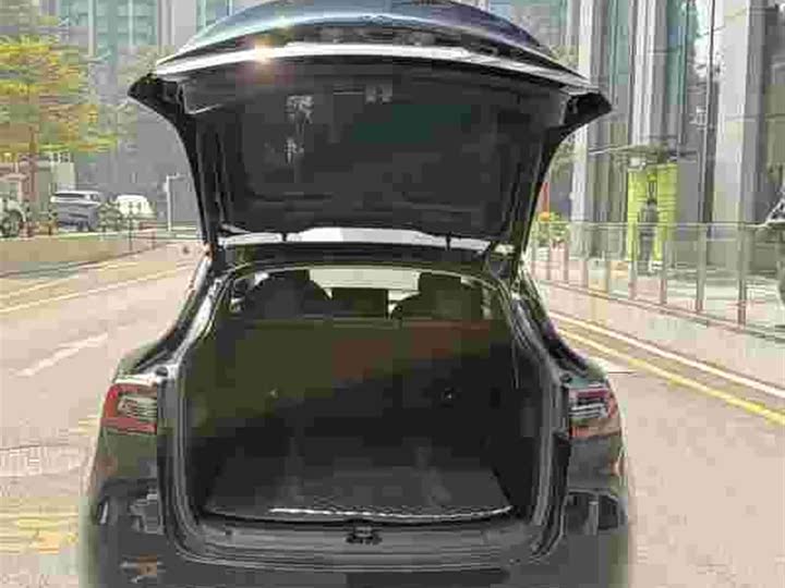 Фото 8 - Tesla Model Y