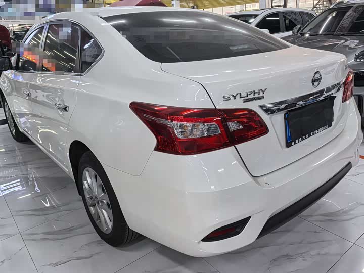Фото 4 - Nissan Sylphy