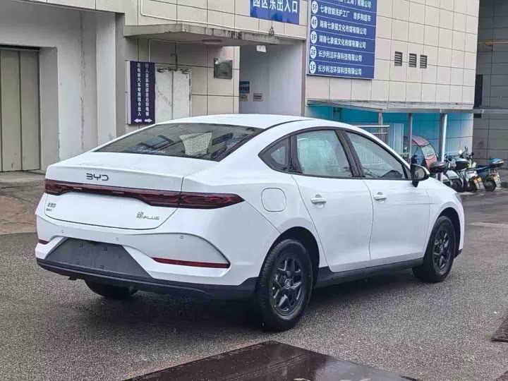 Фото 6 - BYD Qin Plus