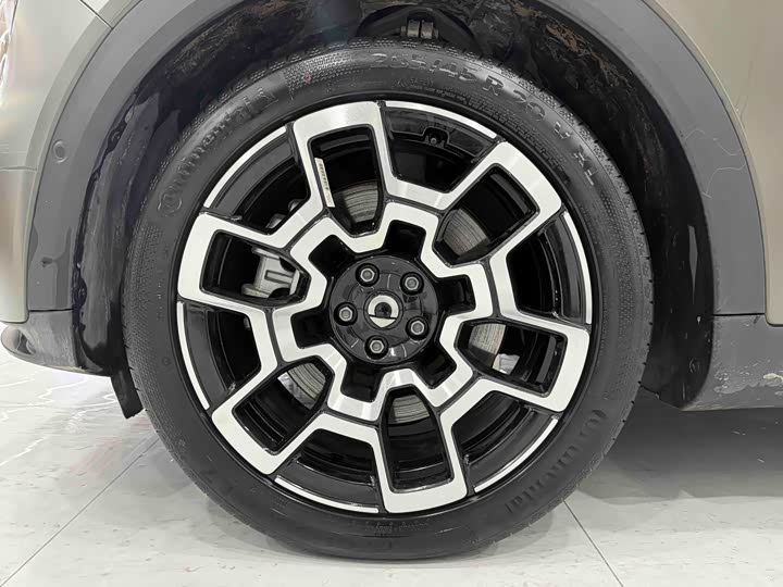 Фото 9 - Smart #5