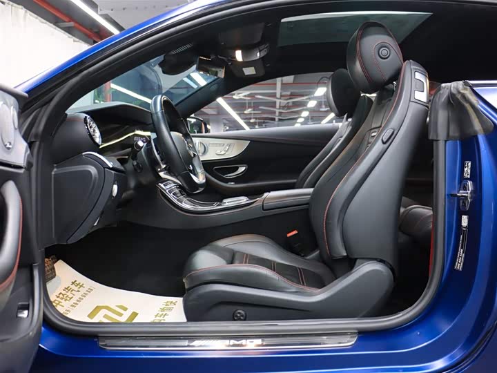 Фото 7 - Mercedes-Benz E-Class AMG