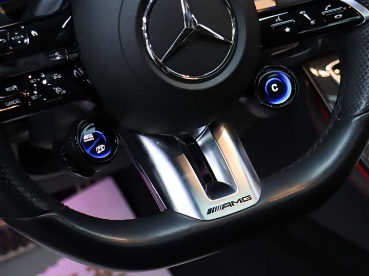 Фото 9 - Mercedes-Benz E-Class AMG