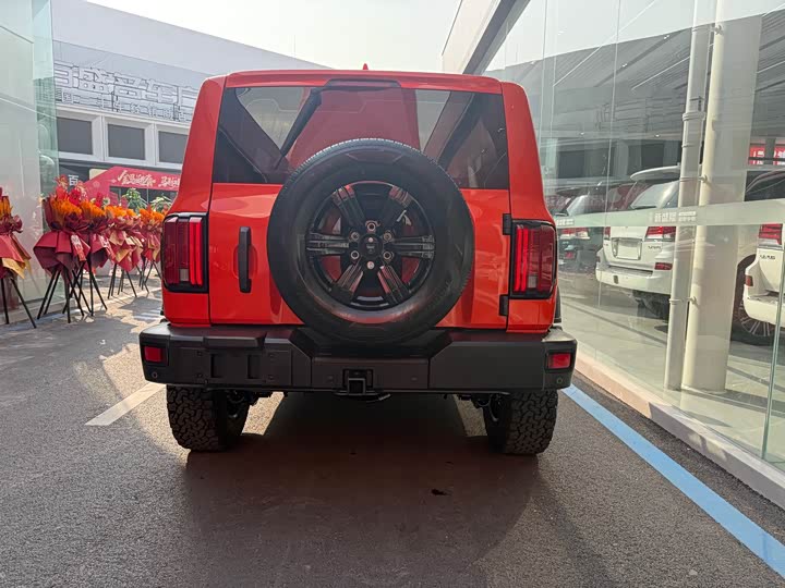 Фото 5 - Tank 300