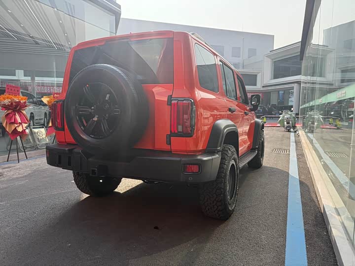 Фото 6 - Tank 300