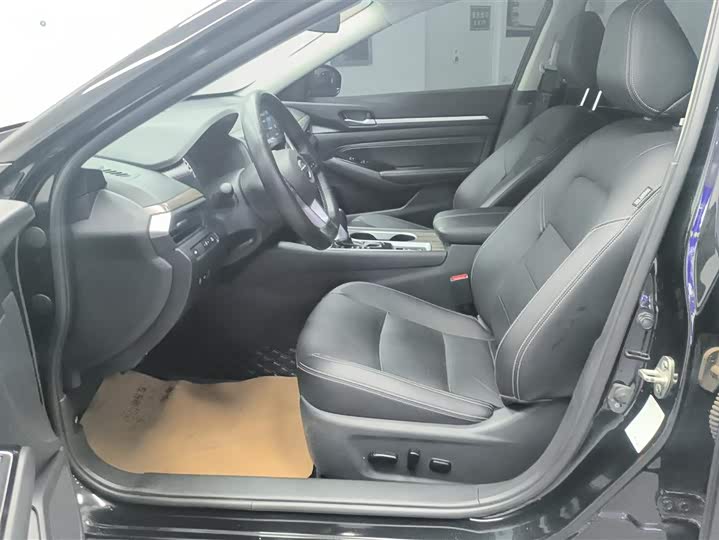 Фото 9 - Nissan Teana