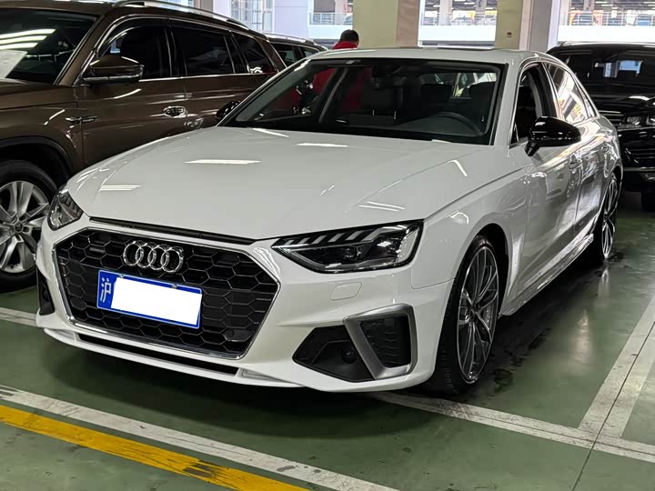 Фото 1 - Audi A4L