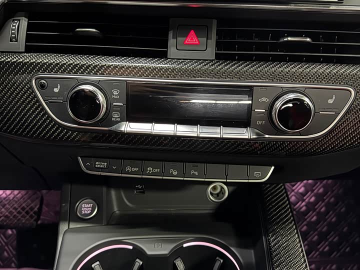 Фото 7 - Audi A4L