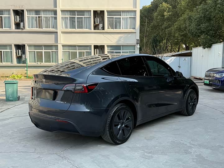 Фото 8 - Tesla Model Y