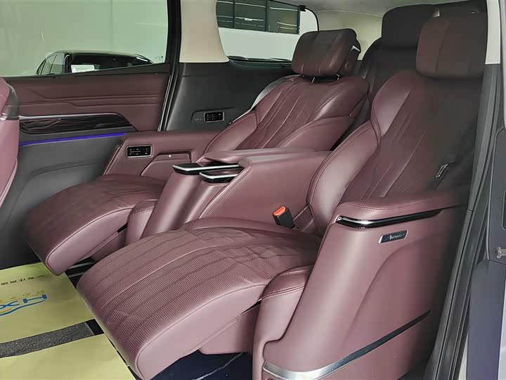 Фото 8 - Buick GL8 Century